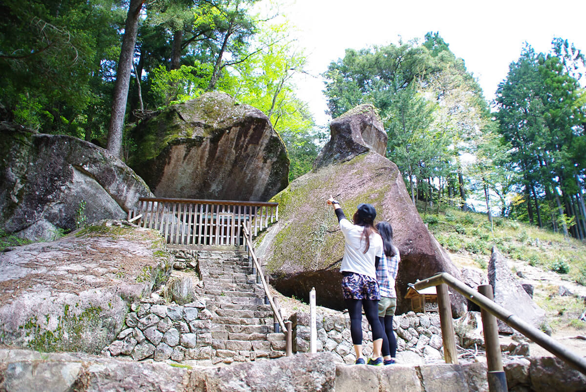 金山巨石群ガイドツアー