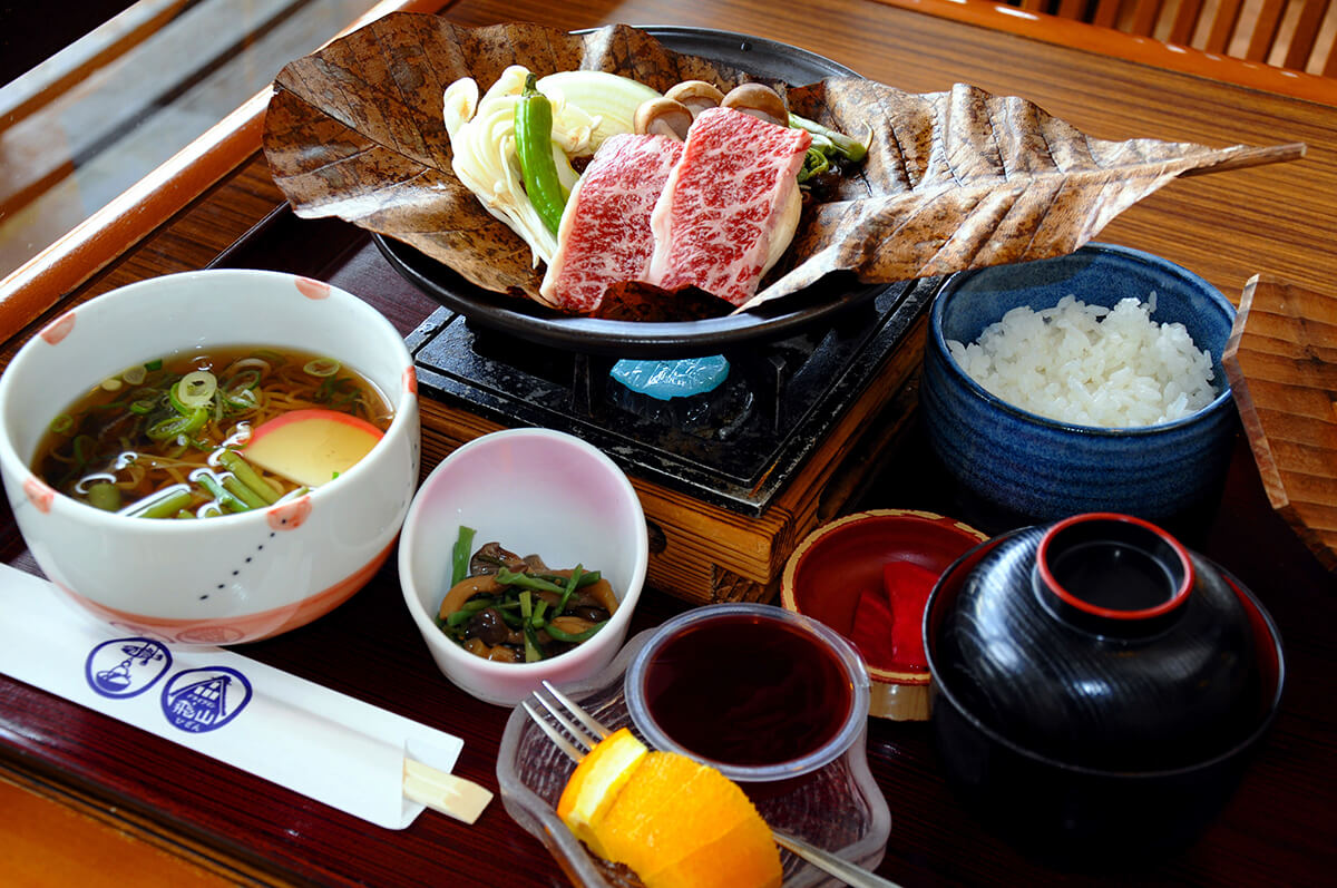 ランチ ドライブイン飛山